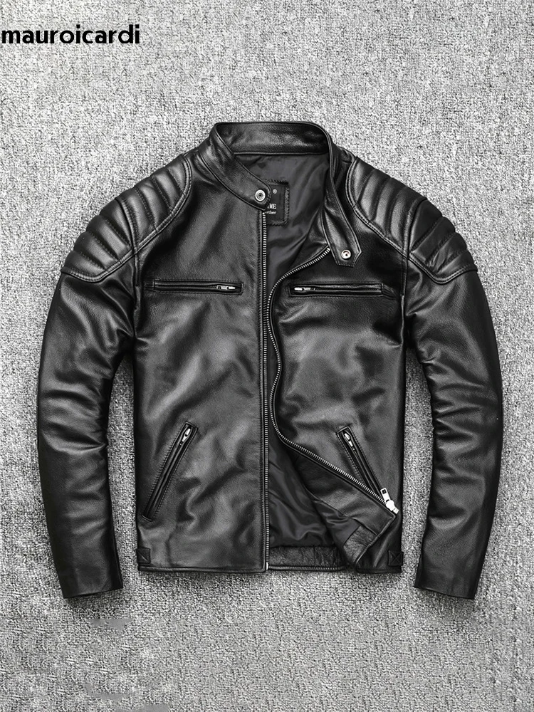 

Mauroicardi Spring Autumn Cool Handsome Short Black Hard Pu Leather Racer Jacket Men with Zipper Luxury Designer Clothes 2024