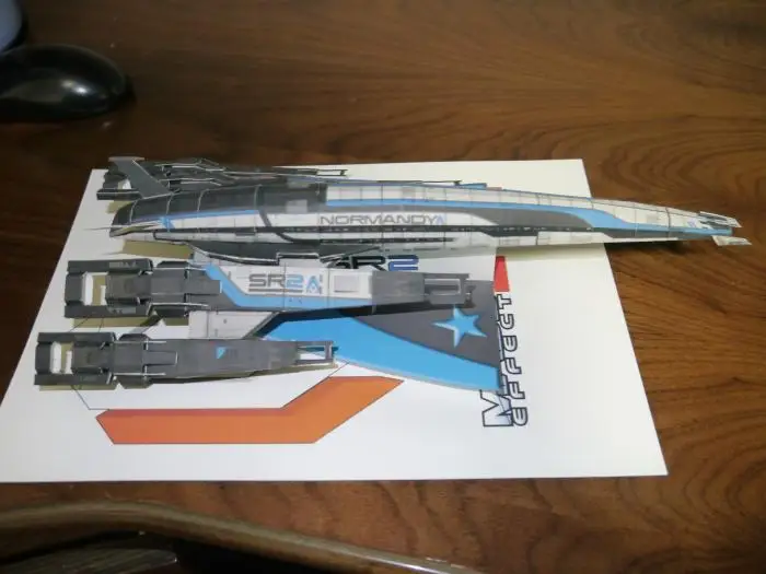 Mass Effect SR 2 Spacecraft 3D Paper Model DIY,3d paper model