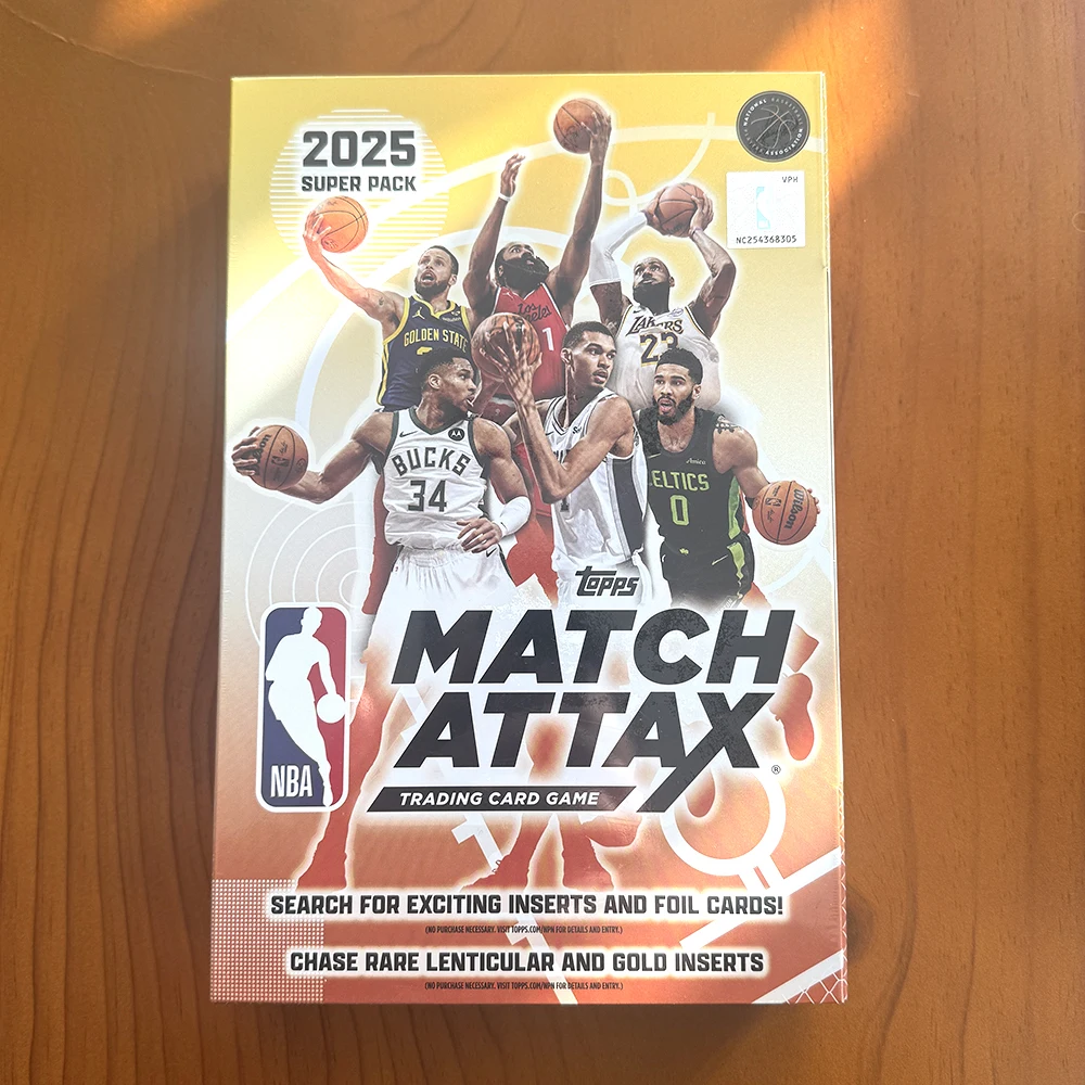 משחק קלפים למשחק KAYOU 2025 NBA Basketball - Match Attax Topps Super Pack עם 90 קלפים, הכנסות מרתקות ופויל זהב