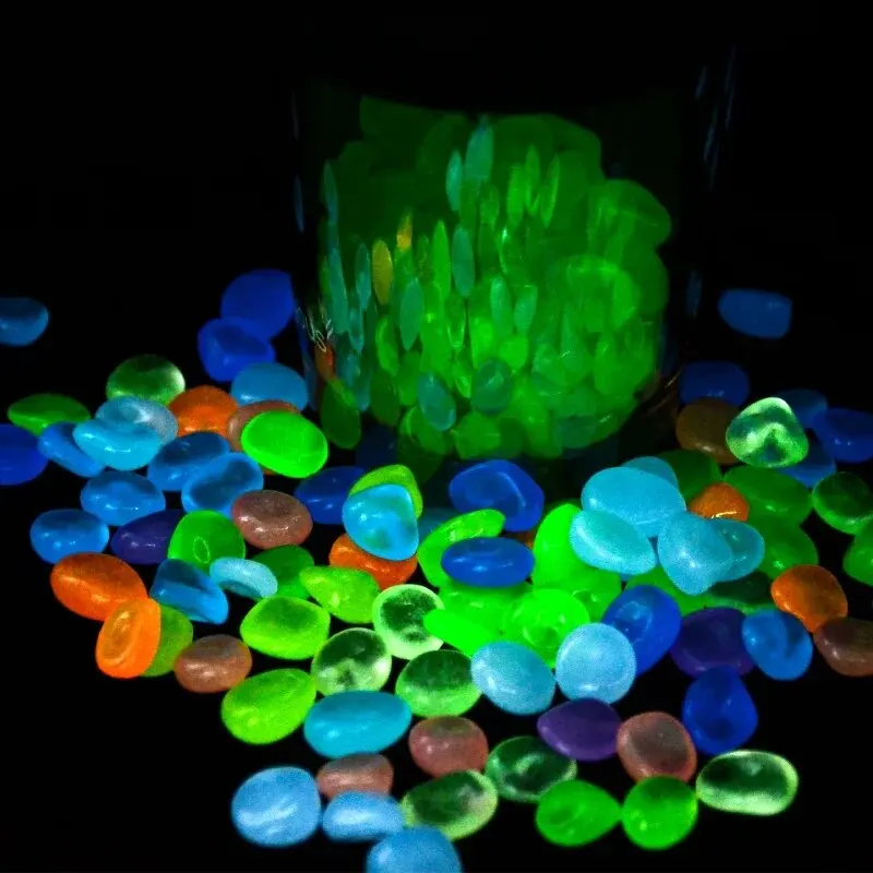 100Pcs Glow in the Dark Garden Pebbles For Sidewalk Garden Terrace Lawn Garden Patio Fish Tank Aquarium Decoration Glow Stone