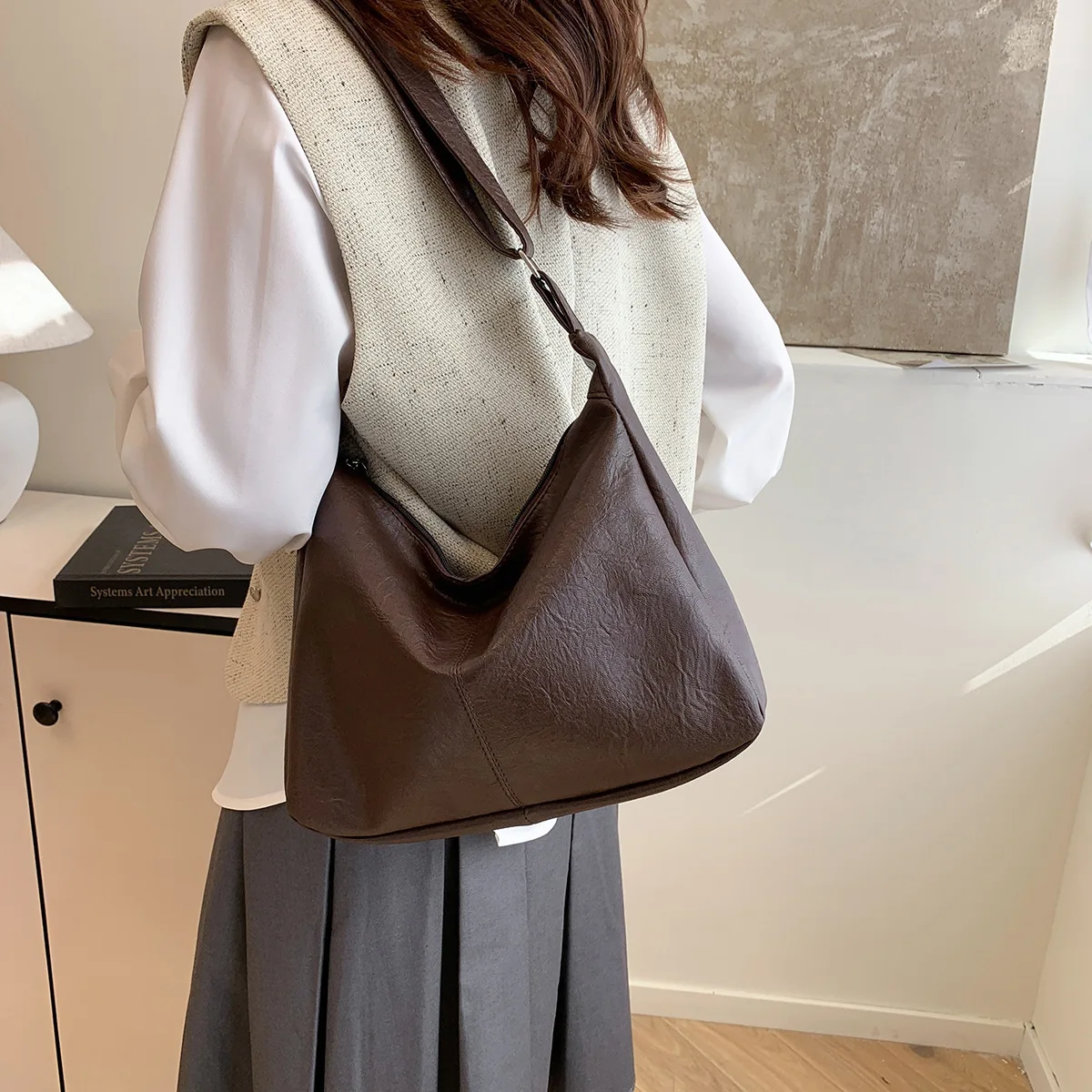 Retro PU Leather Crossbody Bag, Women's Fashionable Commuting Casual Tote Bag, Large Capacity Versatile Handbag Shoulder Bag