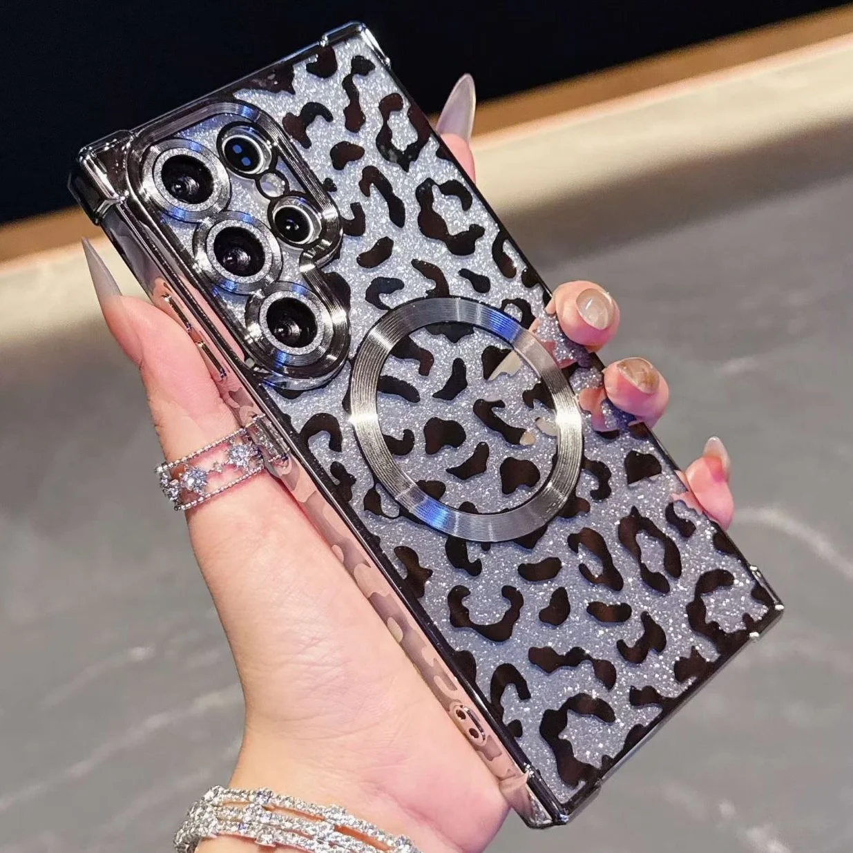 Luxury Leopard Pattern Gradient Glitter Plating Case with Magnetic Closure