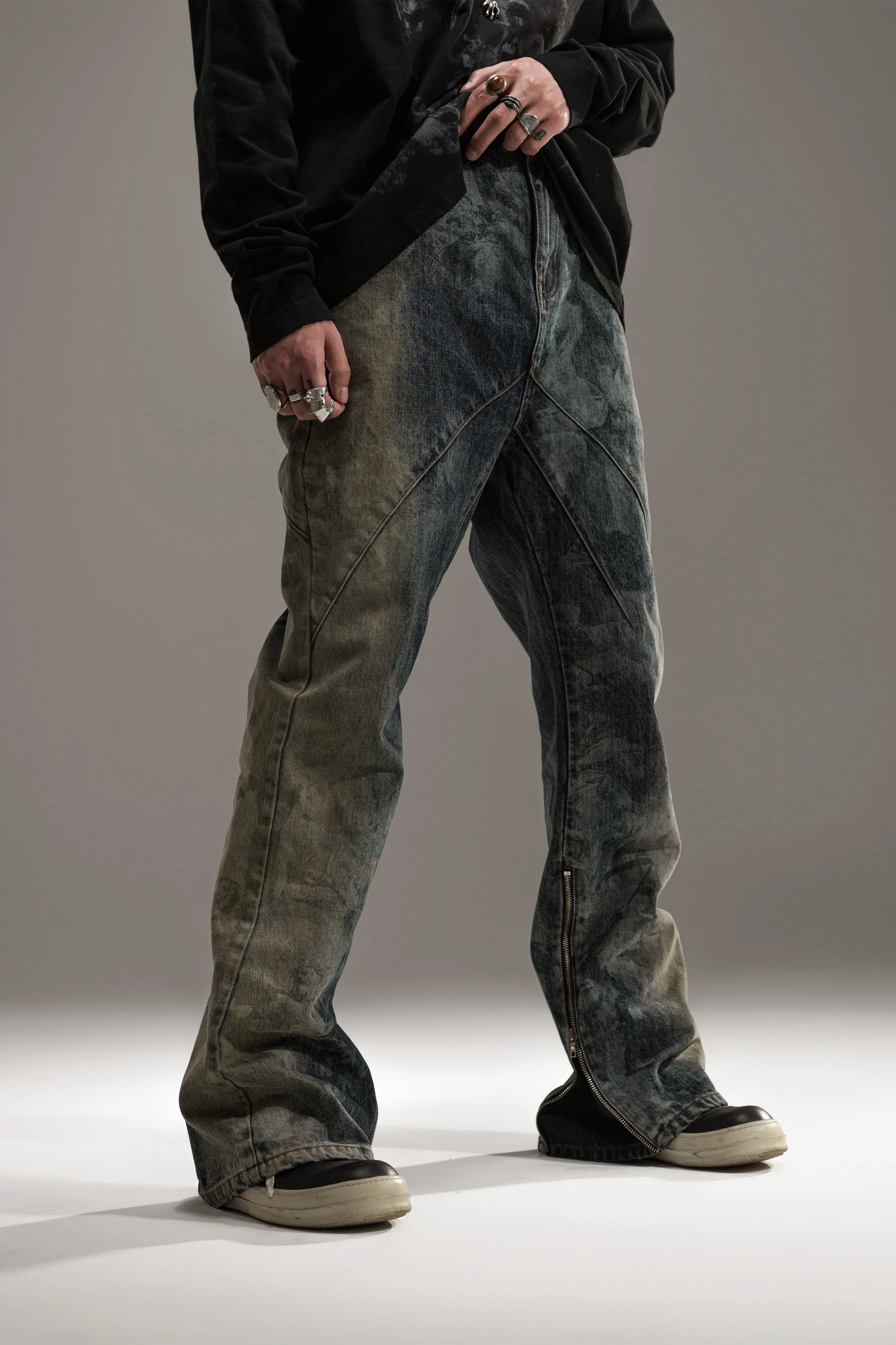 

Avant-Garde Style Dark Loose Wash To Make Old Zipper Flare Jeans For Men Autumn