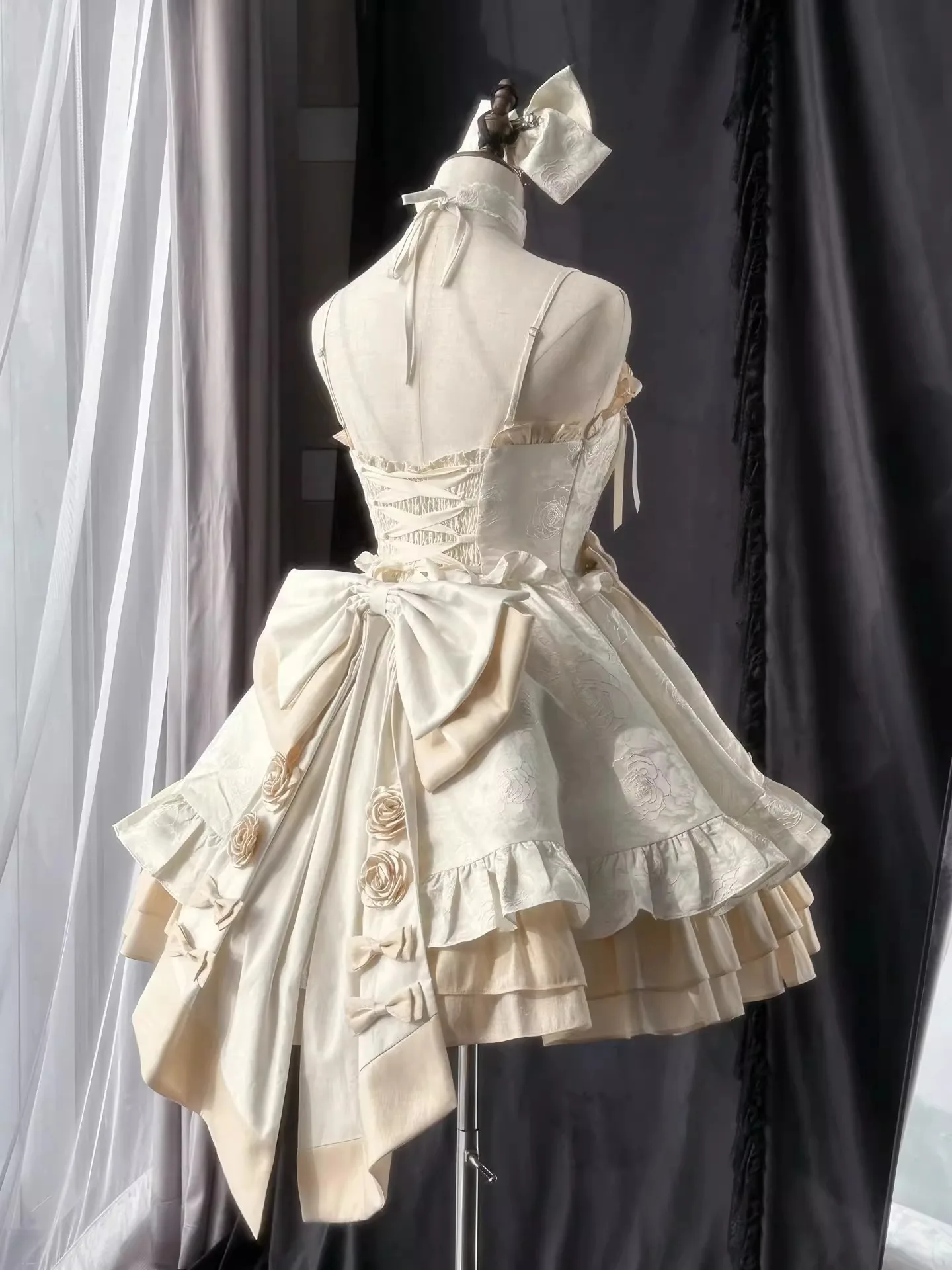 

New Dress Heavy Industry Puffy Trailing