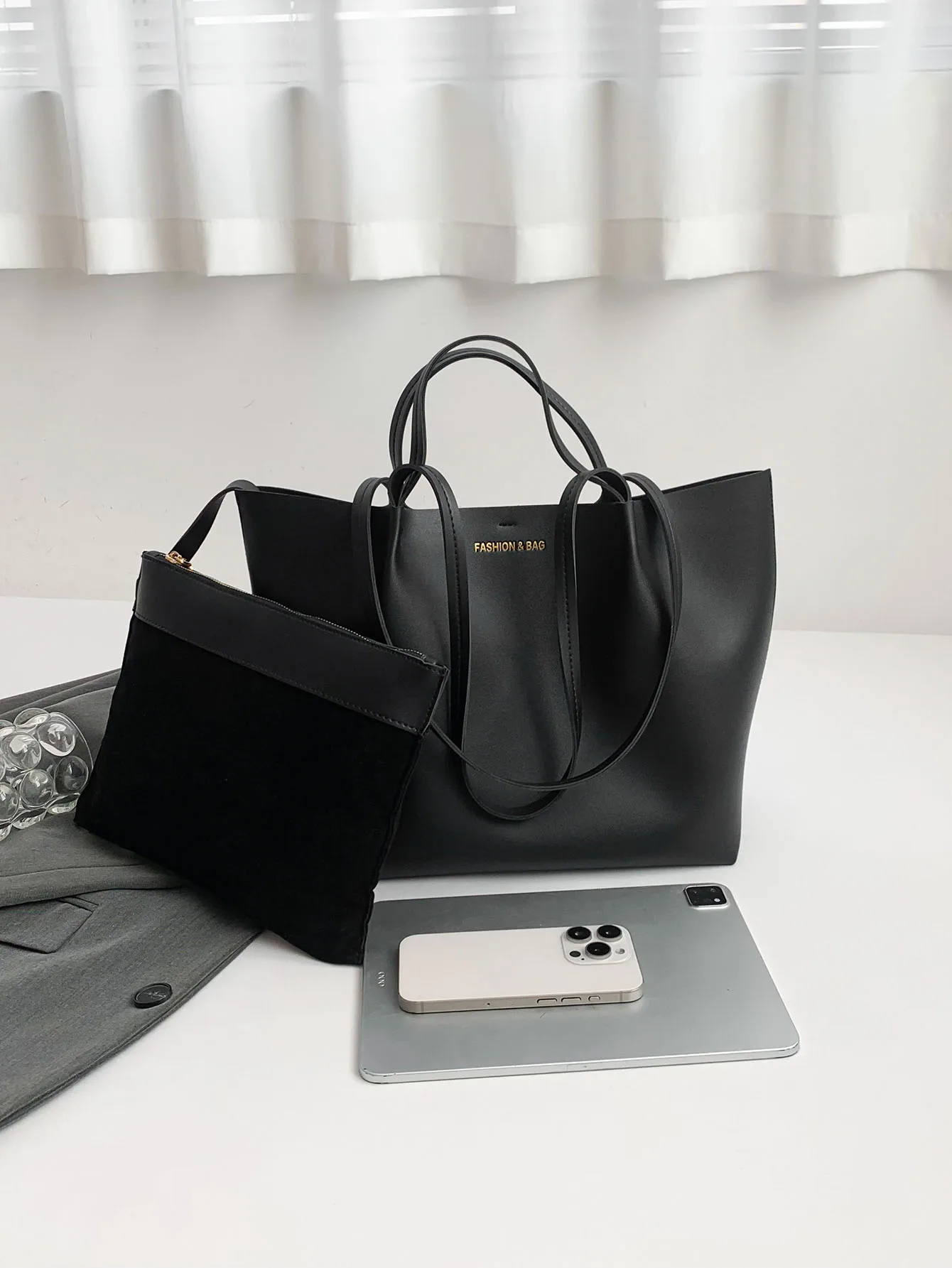 تشكيلة عصرية جديدة تتألف من قطعتين لحقائب اليد الن...