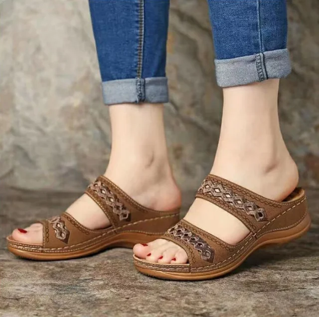 Women Casual Sandals Comfortable Soft Slippers Embroider   Flower Colorful Ethnic Flat Platform Open Toe Outdoor Beach Shoes A coffee