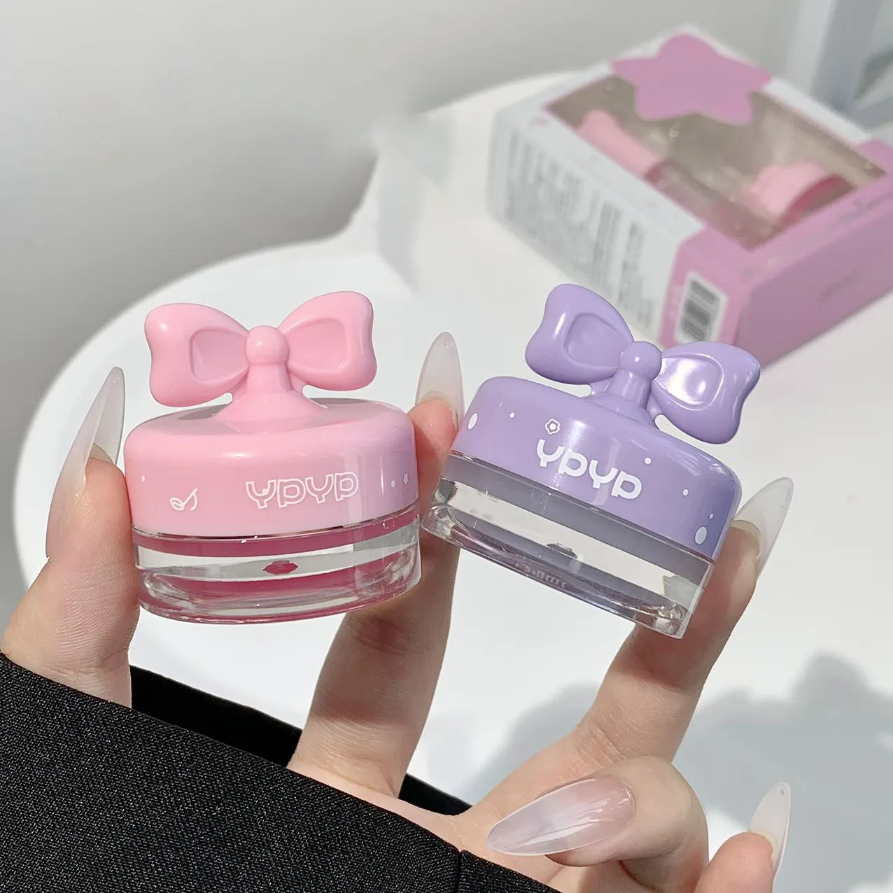 Two Piece Set of Smooth Lip Gloss Naturally Moisturizing Portable Makeup Set
