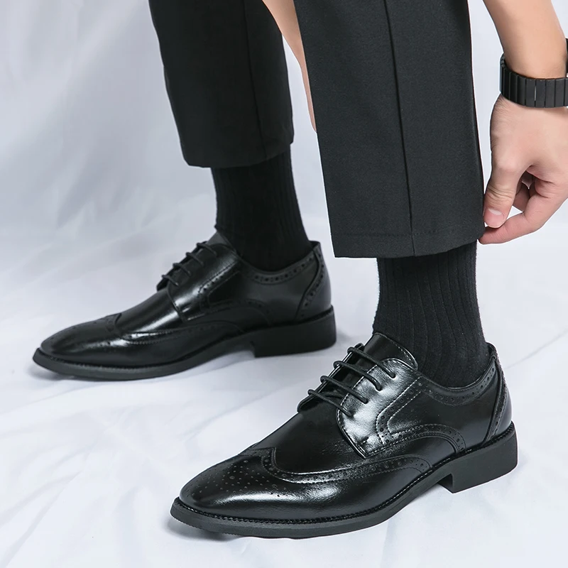 Classic Men's Brogue Leather Shoes Stylish Wingtip Oxford Dress Shoes for Formal & Casual Occasions Comfortable & Durable