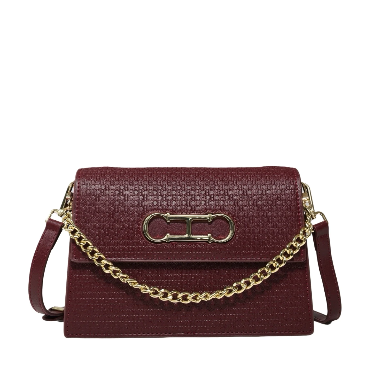 حقيبة كروس مصممة خصيصًا من CH، تتميز بطباعة حروف ع...