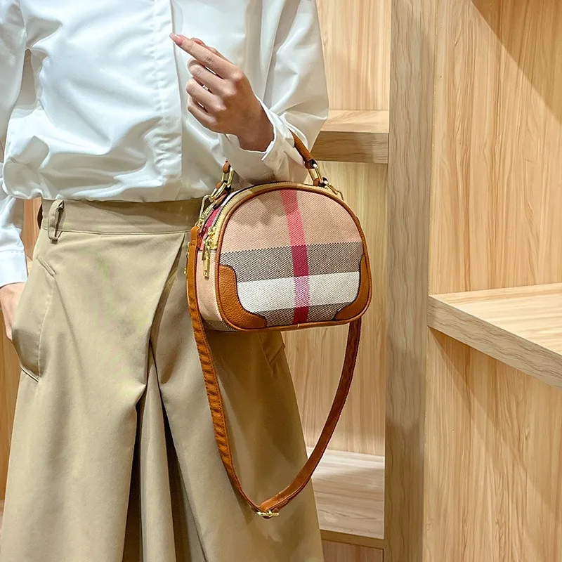 حقيبة يد علوية متعددة الاستخدامات، تتميز بتصميم مر...