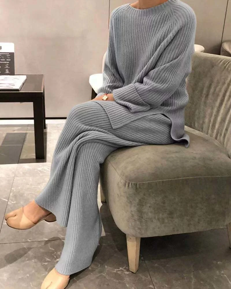 

Women's Long Sleeved Solid Color Knitted Casual Two-piece Knitted Sweater Comfortable And Casual Style Suitable For Parties