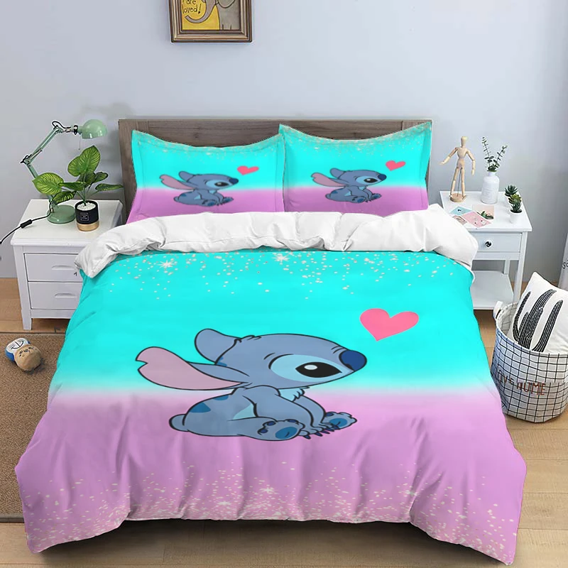 thumbnail image 1 of Juego de cama de tres piezas con estampado de dibujos animados de Disney Stitch, con funda de almohada, para niños o adultos, tamaño King, Queen, Full y Twin, 1 of 5