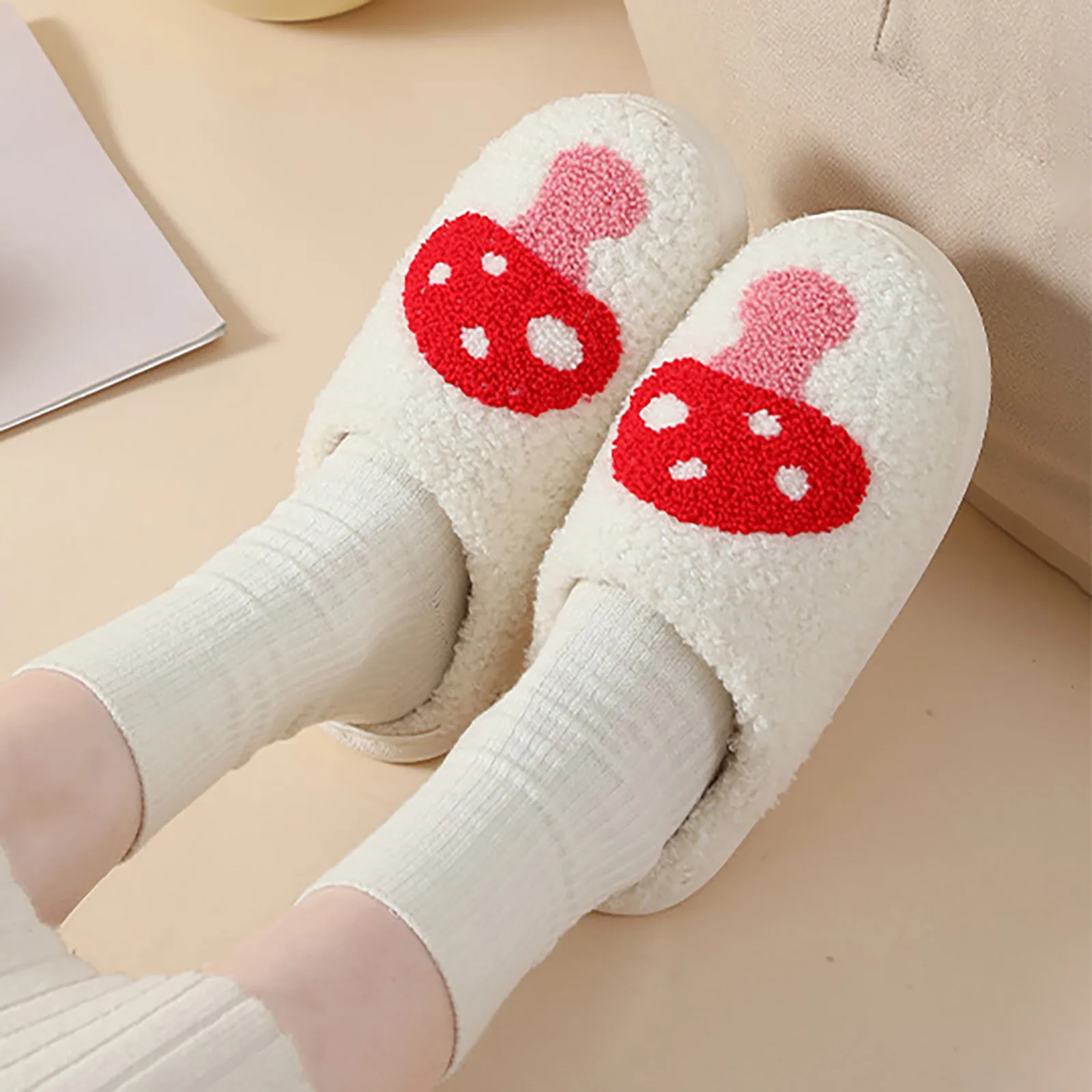 

2023 Winter Soft Sole Home Cotton Shoes Female Cute Cartoon Bedroom Comfortable Casual Non-Slip Plush Warm Indoor Women Slippers