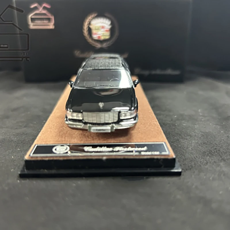 Diecast 1/64 Scale Cadillac Fleetwood Alloy Car Model