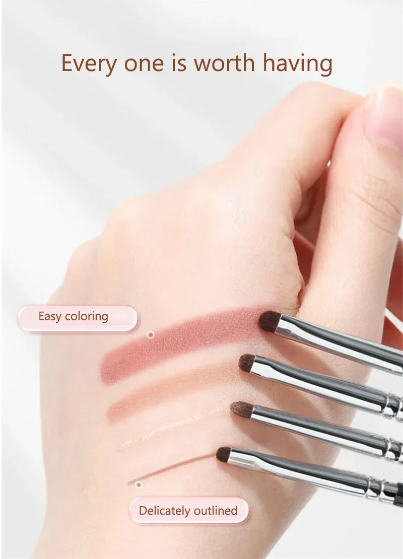 Small Angle Detail Eyeshadow Brush Set
