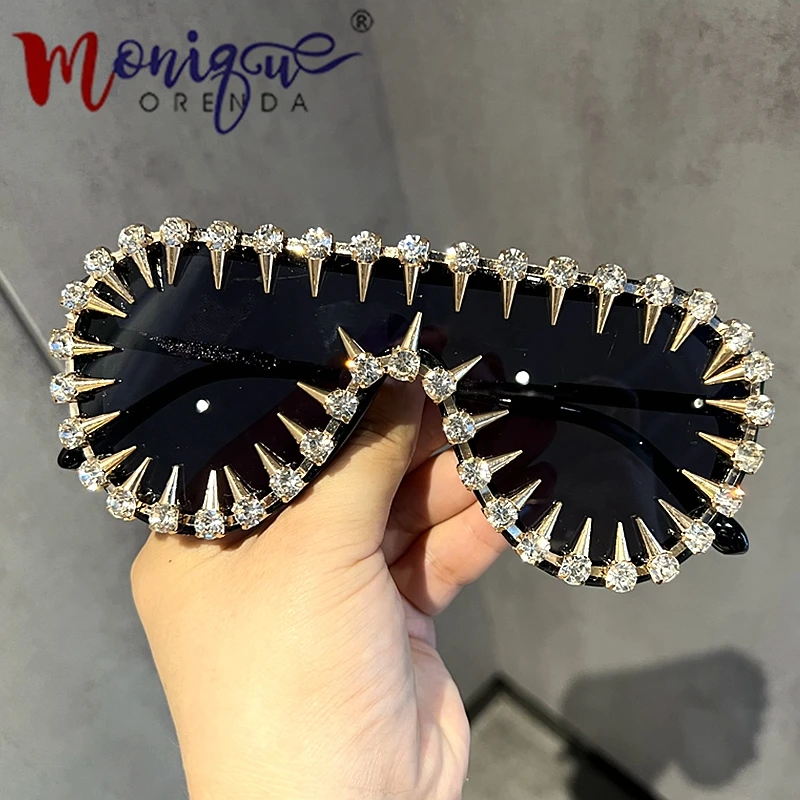 Sonnenbrille Frauen Luxus Marke Designer Punk Strass Ein Stück Sonnenbrille Männer Hip Hop Shades Brillen Oculos De Sol – Detail 4