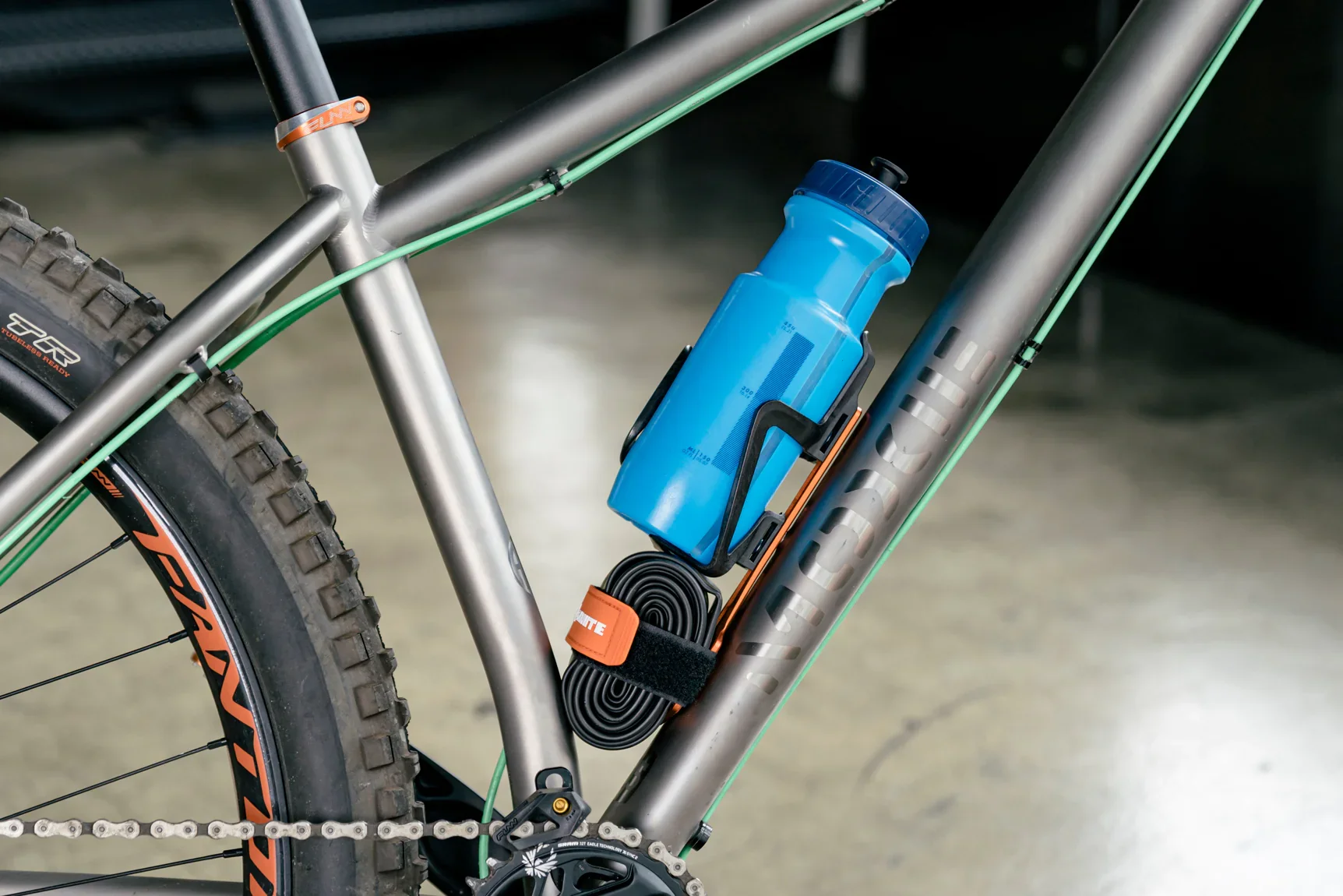 Granite Portaledge XE Strap Mount Water bottle rack Lightweight support