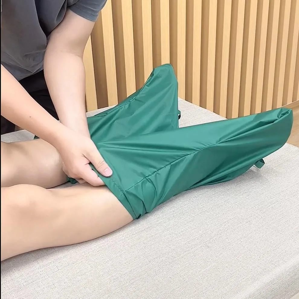 Bedridden Elderly Patients Wearing Pants Assistive Device For Disabled People To Assist In Easy Wearing Pants And Reduce Frictio