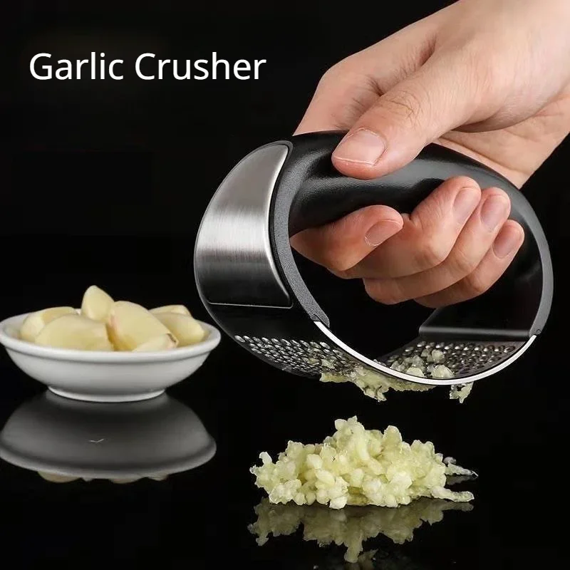 StainlessSteelGarlicPressManualGarlicMasherToolChoppingGarlic