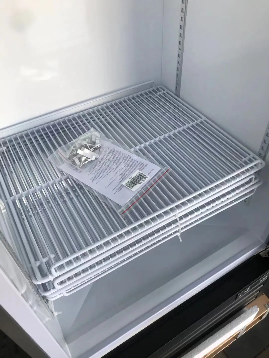 Commercial 4-Door Glass Refrigerator Cooling Beverage Display Showcase For Supermarket Beverage Chiller Equipment
