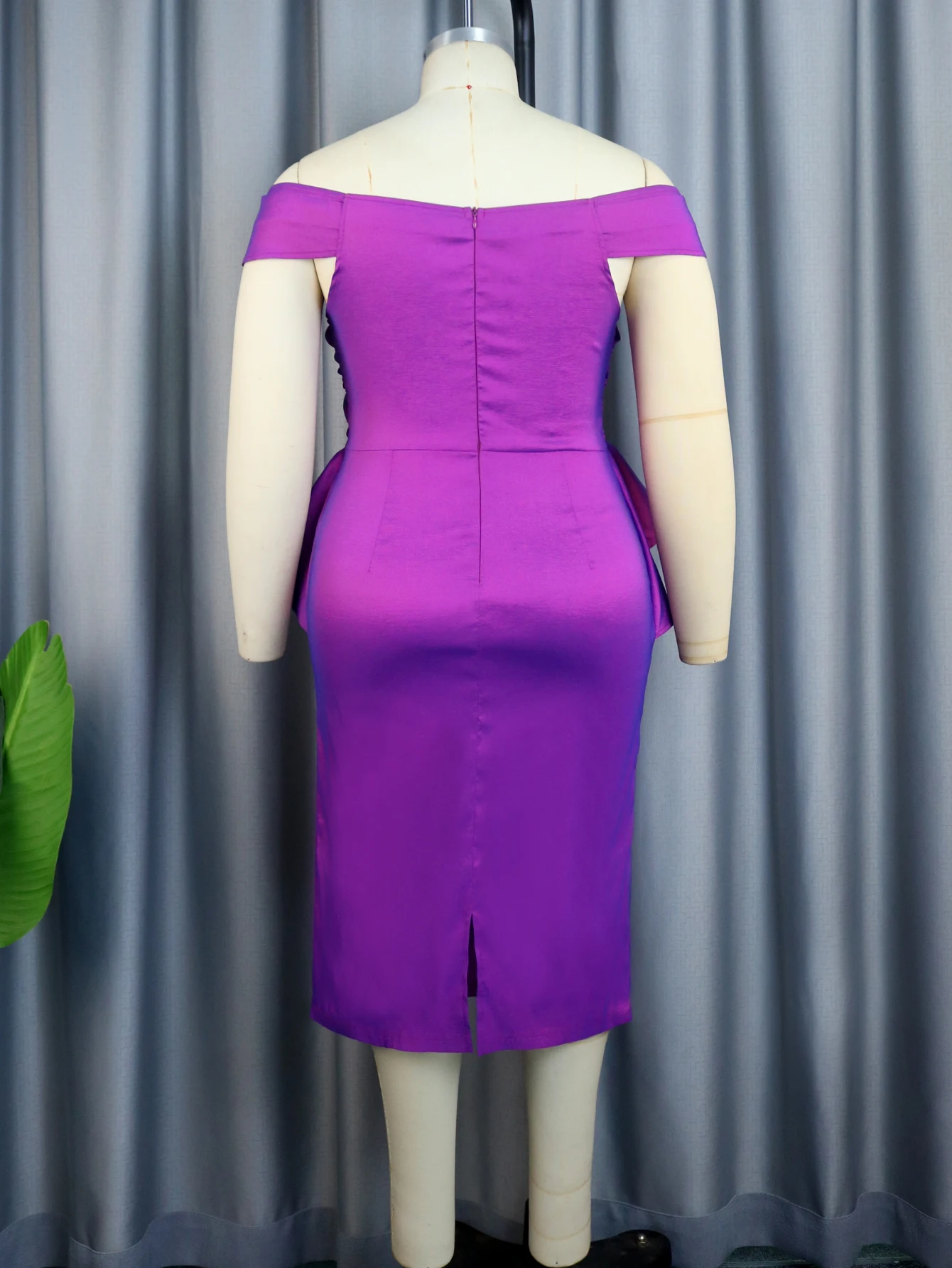 Рисунок 4 - Женское платье с открытыми плечами