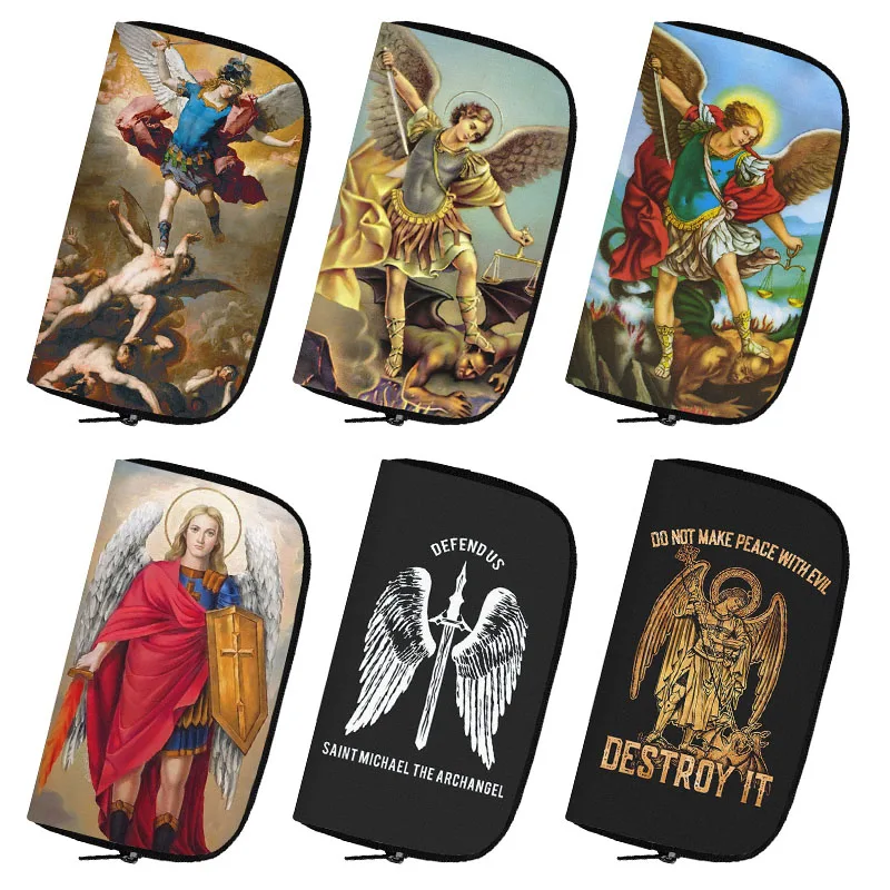 

Маленький кошелек с надписью «Saint Michael The Archangel»