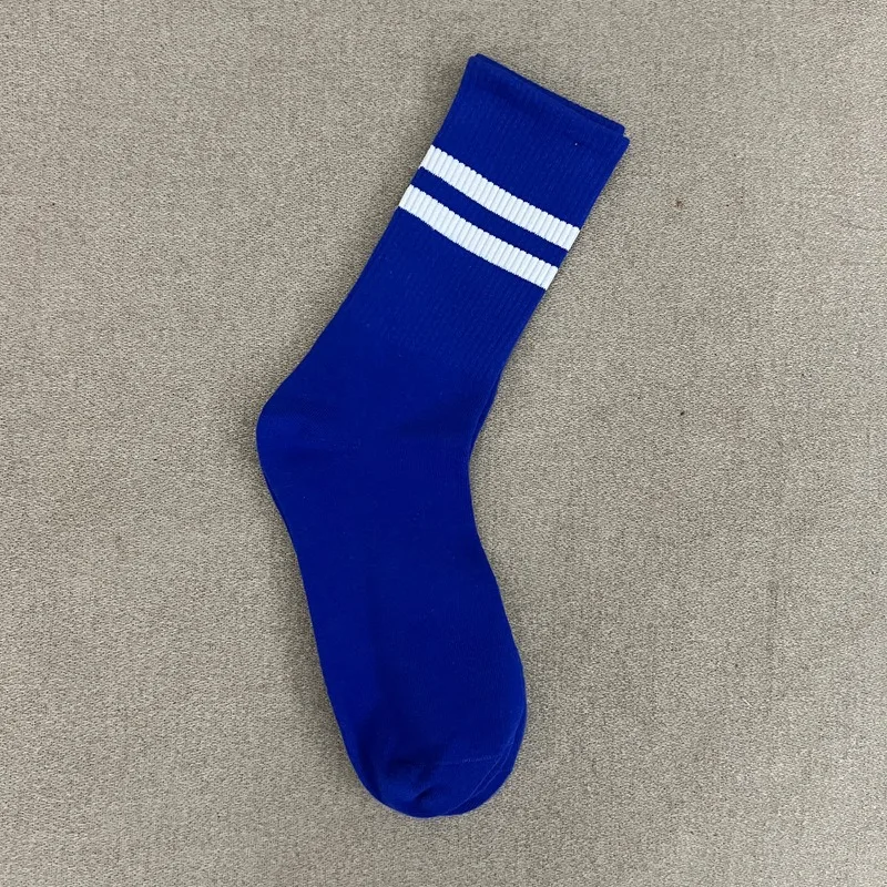 Neue Coole Frauen Herbst Winter Kurze Baumwolle Socken Sport Weibliche Dame Bunte Gestreifte Nette Schwarz Weiß Grundlegende Socken Für Frauen – Detail 4