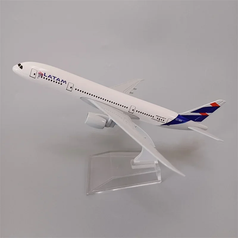 

16cm Alloy Metal Chile LAN Air LATAM B787 Airlines Airplane Model LATAM Boeing 787 Airways Plane Model Diecast Aircraft Gifts