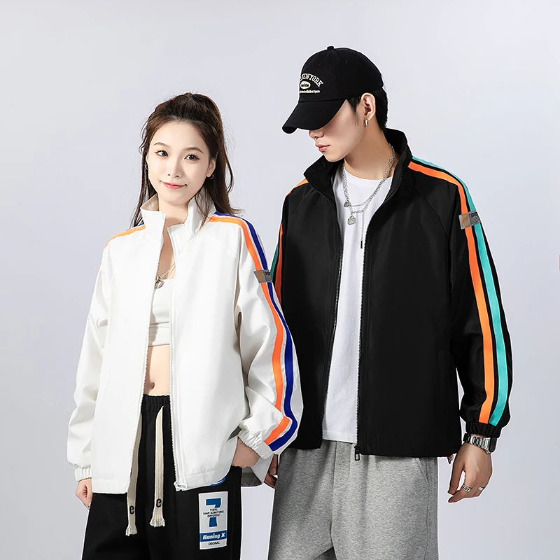 

2024 Spring and Autumn Couple Sprint Coat Loose Windproof and Anti fouling Standing Collar Mountaineering Coat Casual Handsome