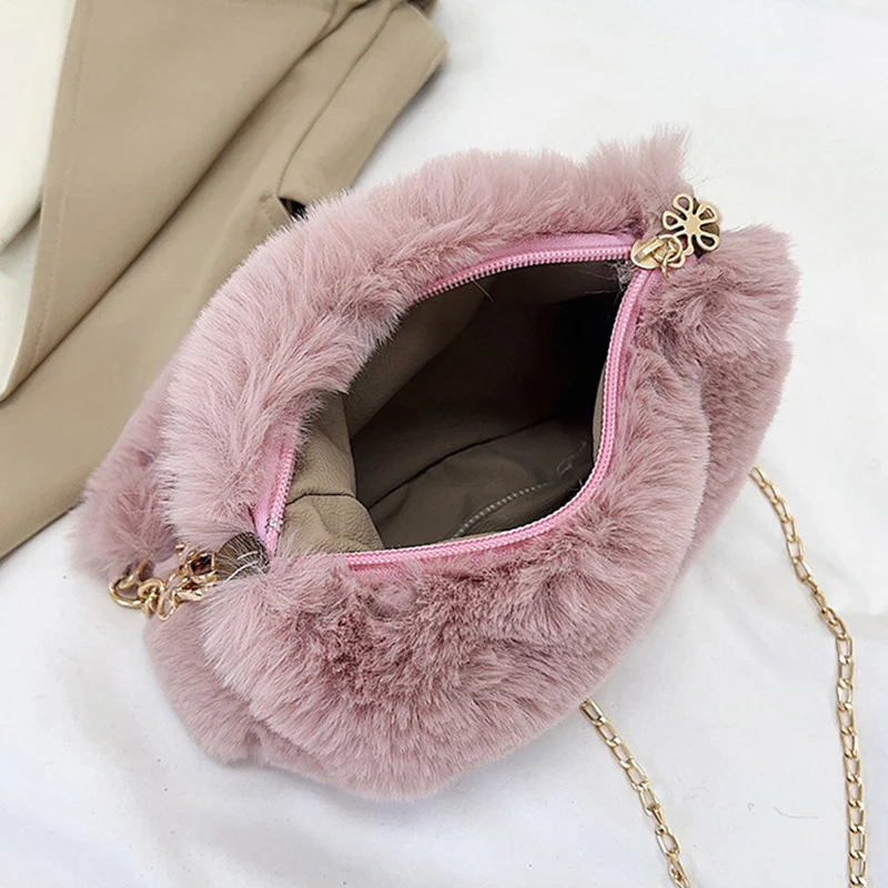 Simple Faux Fur Tote Bucket Bag Metal Chain Crossbody Bag For Women's Daily Casual Use Plush Bag Furry Purse