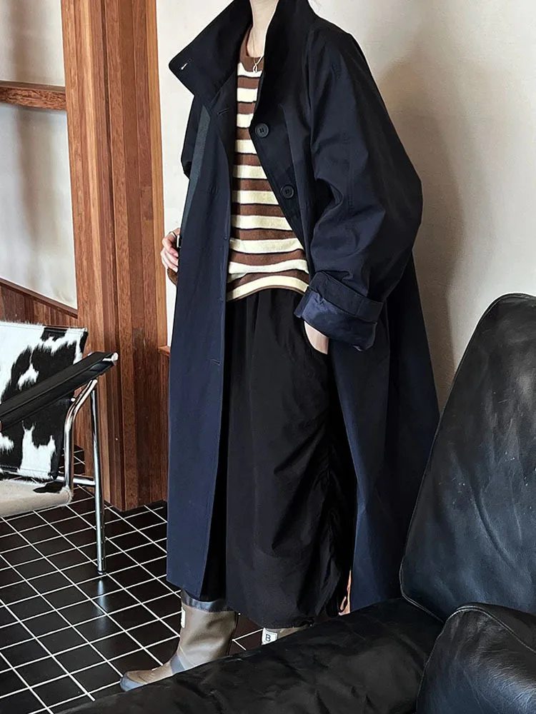 [EAM] Women Navy Blue Big Size Long Elegant Trench New Stand Collar Long Sleeve Windbreaker Fashion Spring Autumn 2025  1DH6843 4