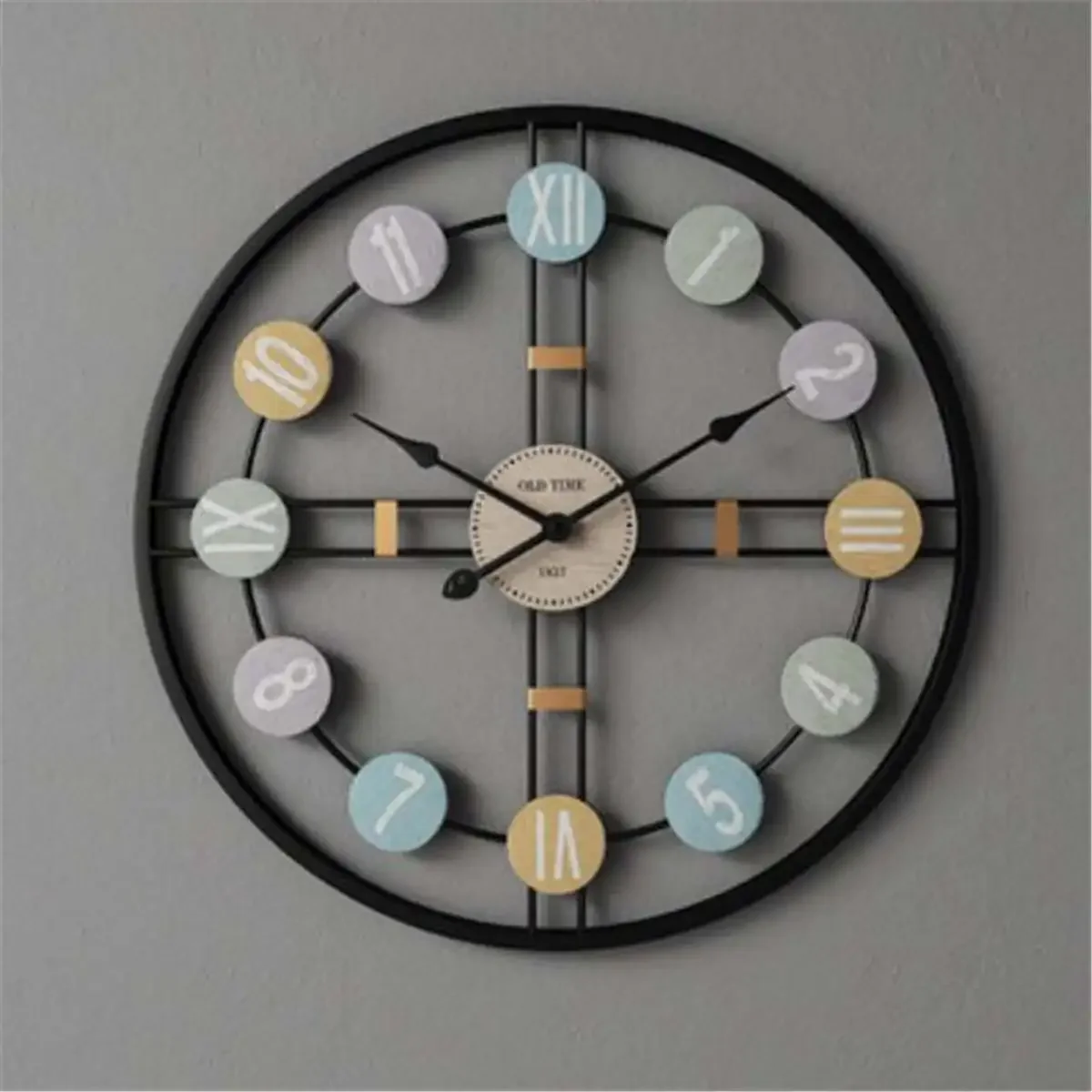 

40CM Silent Round Wall Clock 3D Retro Nordic Metal Roman Numeral DIY Decor Luxury Wall Clock for Home Living Room Bar Cafe Decor