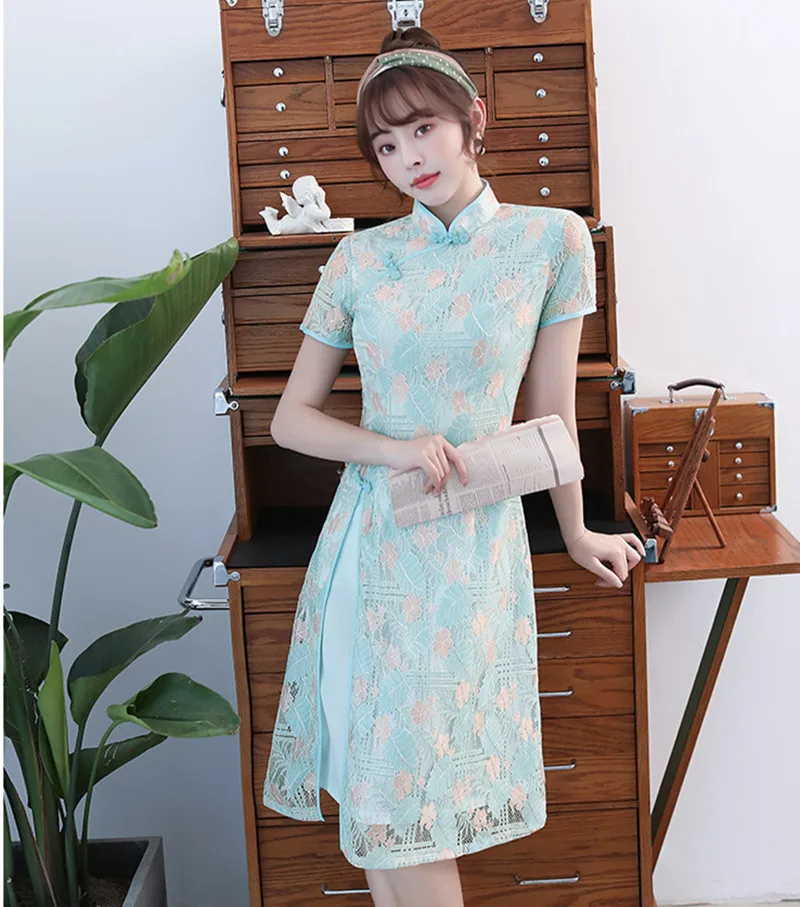 

Short Sleeve Chinese Vietnamese Traditional Lady Dresses Ao Dai