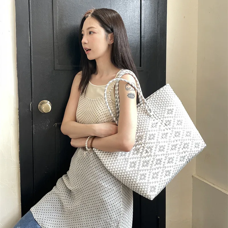 Women's PVC Candy Color Woven Handbag Causal Tote Bags Fashion Large Capacity Vegetable Basket Bag Plastic Hnadle Beach Bag