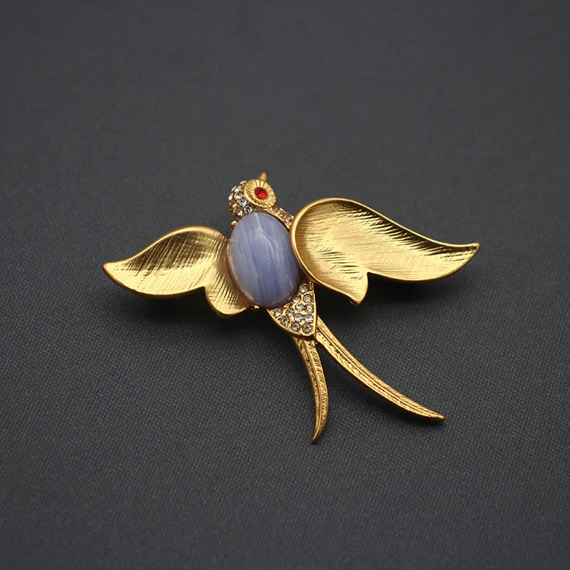 

Light Luxury Fashion Vintage Gold color Swallow Brooch stud earrings for Women Jewelry Accessories