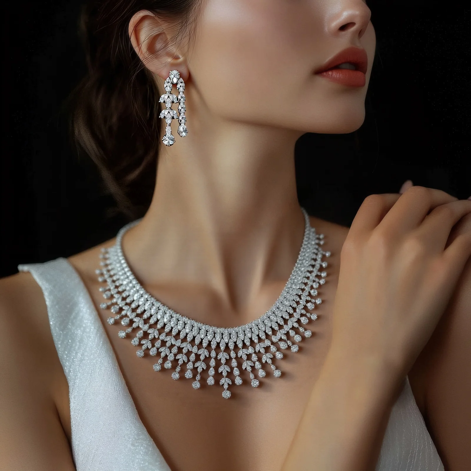 [leeENoir] 韓国アクセ☆White Cubic Wave Necklace 全2色 leeENoir] 韓国アクセ☆White Cubic Wave Necklace 全2色
