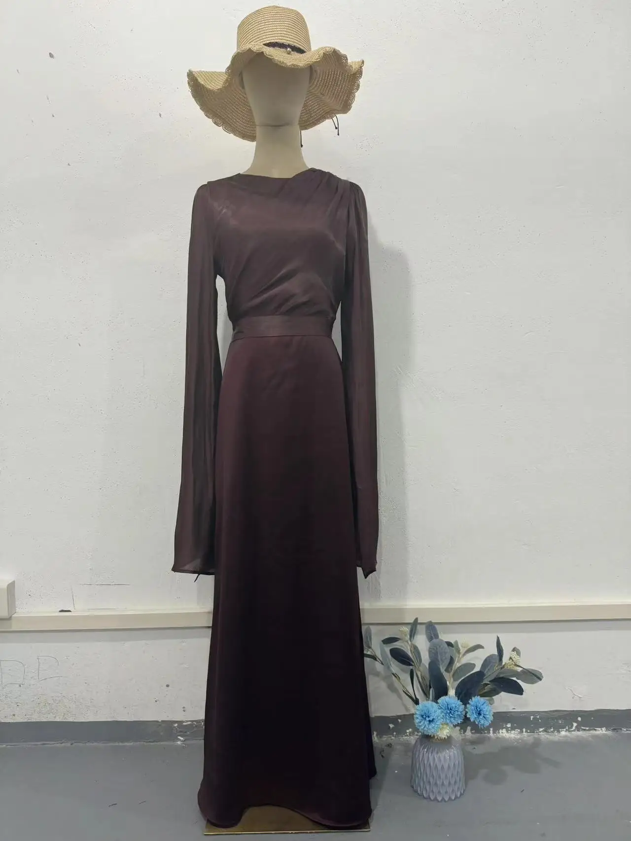 Elegant Long Chiffon Pleated Evening Dresses With Sleeve Ivory Bateau Neck Middle East Floor Length Prom Party Dress for Women