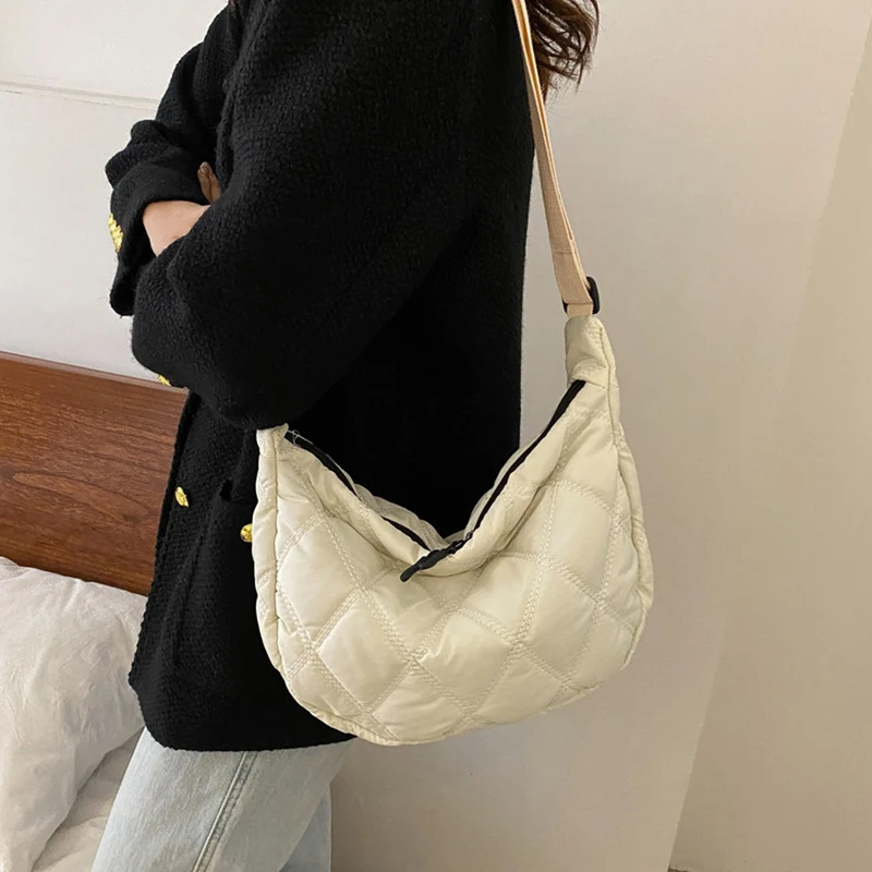 Winter Solid Color Diamond Rhombus Bag Large Capacity Bag Women's Popular Trendy One-shoulder Crossbody Bag Dumpling Handbag