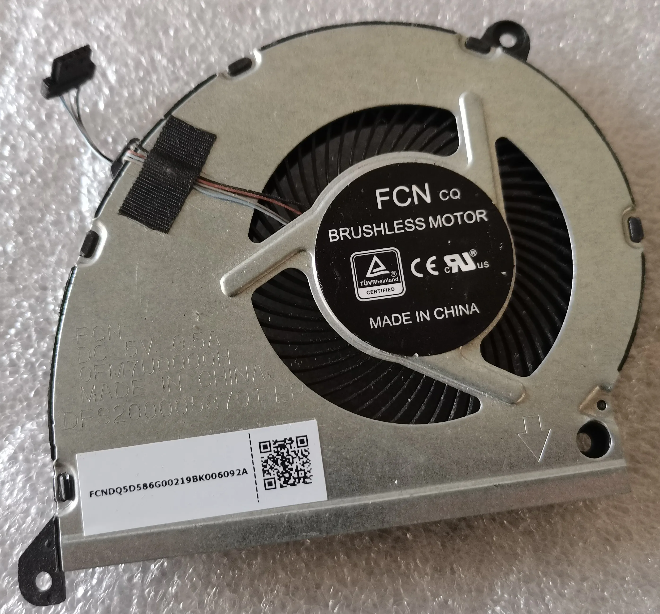 

Новый кулер для охлаждения процессора ноутбука FM7U0000H DFS200005870T 5V 0.5A