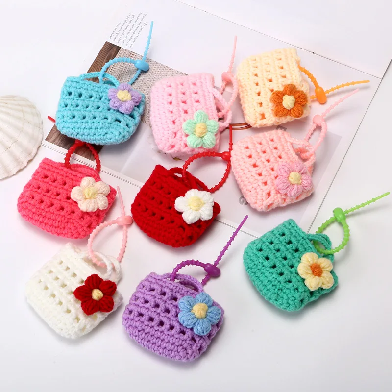 

Knit Cute Flower Keychain Pendant Woven Crochet Yarn Key Chain Holder Car Backpack Hanging Keyring Gift for Couple Friend Family