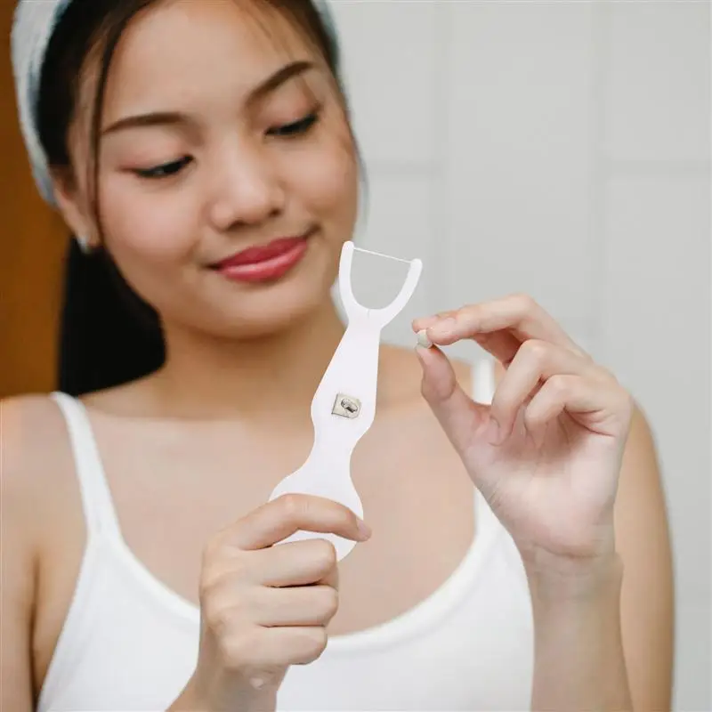 

1pc Interdental Replaceable rack Replaceable Dental Floss Holder Portable Teeth Cleaning Holder Oral Care Tool