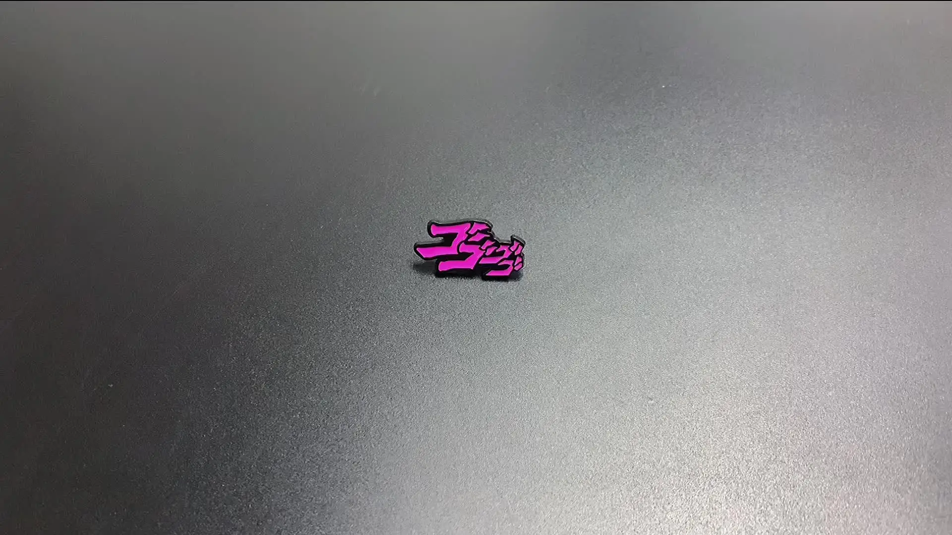 Broche De Anime JOJO's Bizarre Adventure - Josuke Higashikata, Esmaltado, Para Mochila O Ropa - Accesorio De Regalo