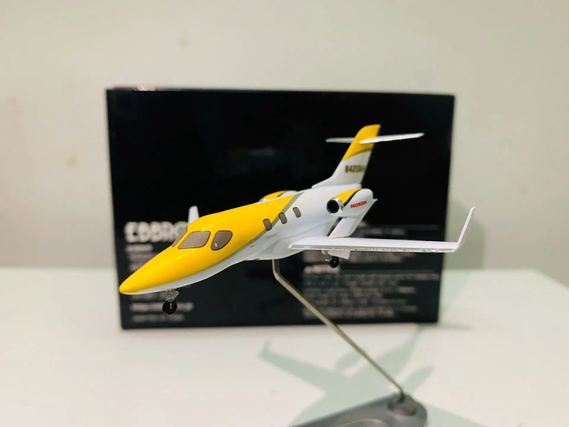 Ebbro 1/144 Scale Full Metal Model Hondajet N420EX Airplane Yellow/White