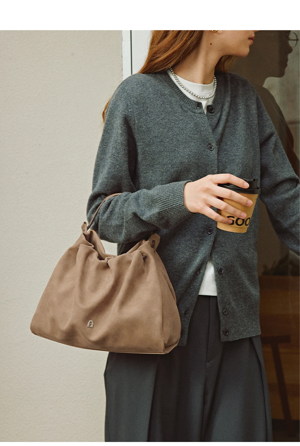 Genuine leather tote, lining detail