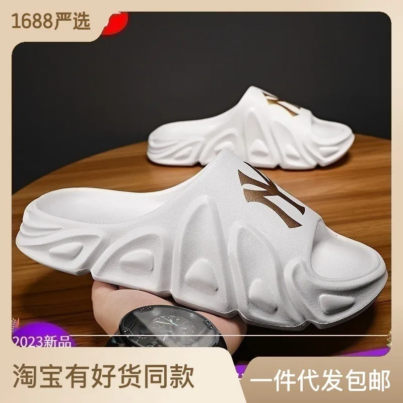 Summer New  EVA Slippers Men  Fashion Super Soft Sports Anti-slip Outdoor Wear Resistance Beach  Thick Bottom Platform Sandals