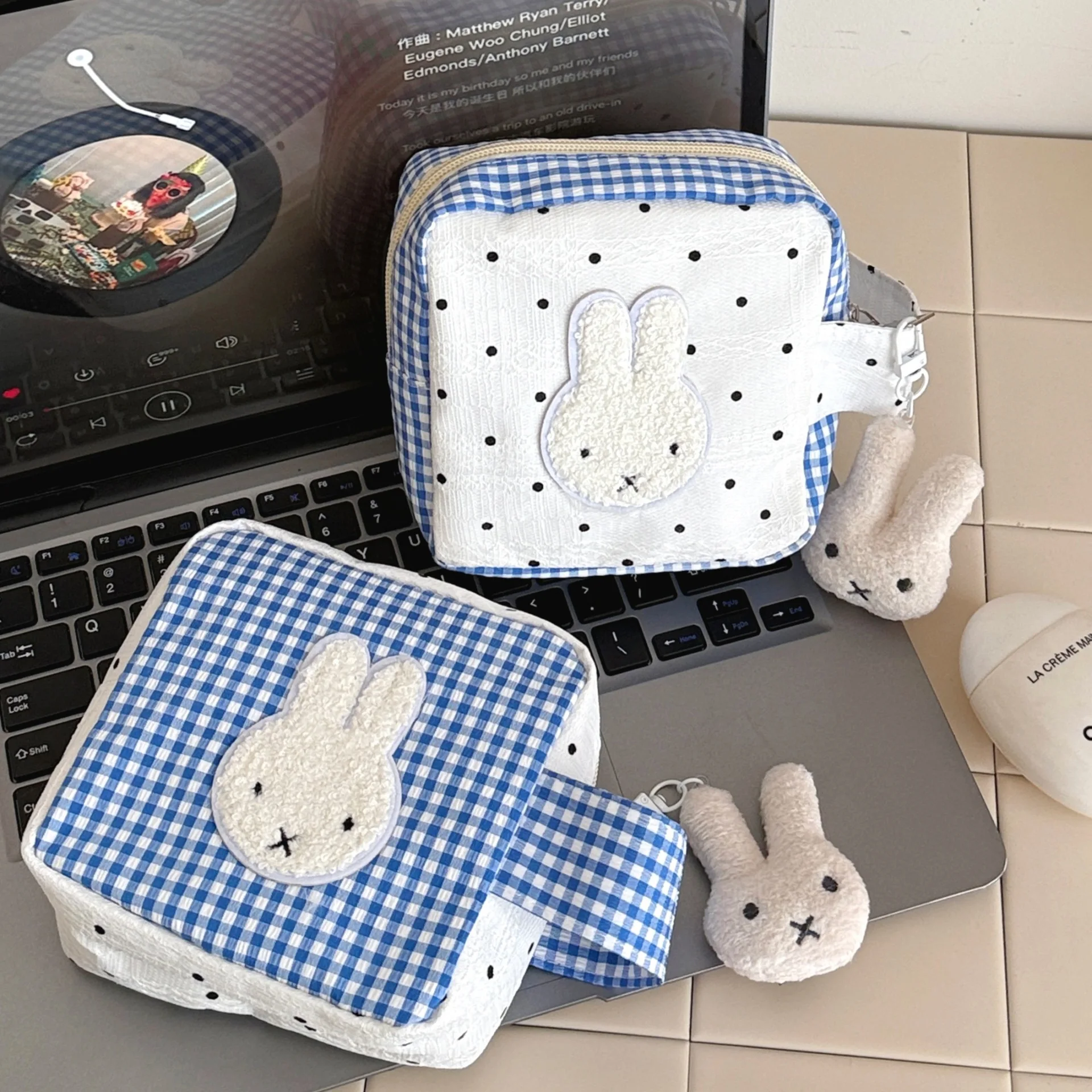 Bolsa menstrual con diseño de conejo Miffy, bolsa de maquillaje compacta portátil, bolsa pequeña de almacenamiento para viajes, bolsa para artículos varios