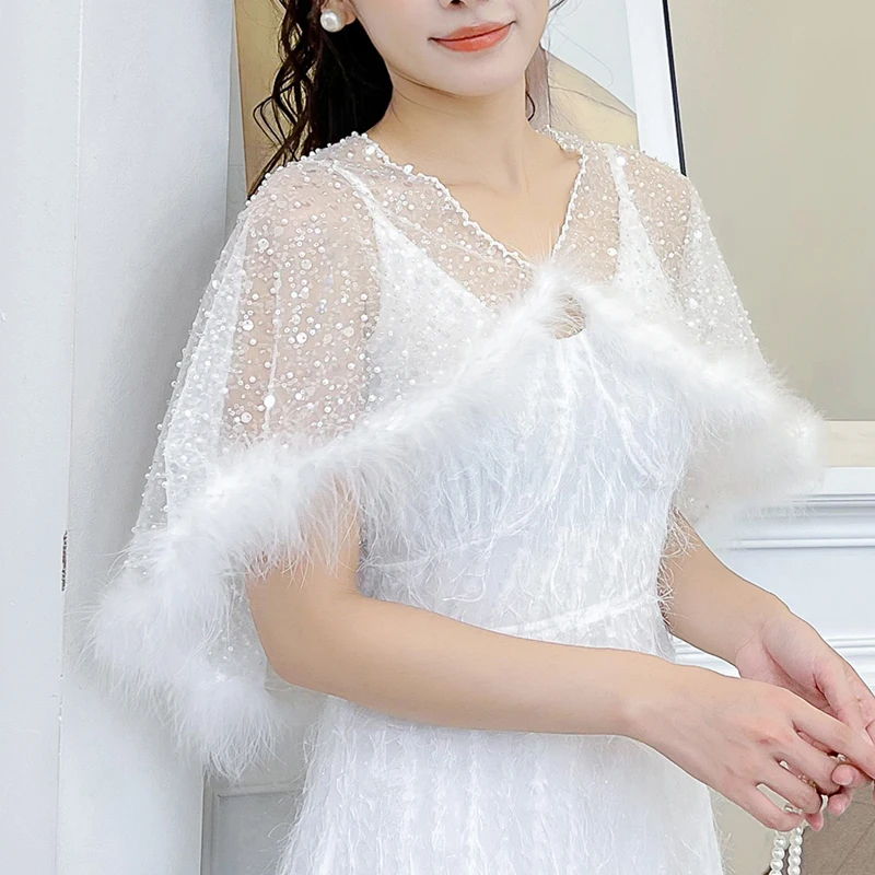 2023 Elegant Women Wedding Jacket White Beaded Cape Faux Fur Accessory Bridal Shawl Wraps Autumn Evening Party Coat Sequin Cloak