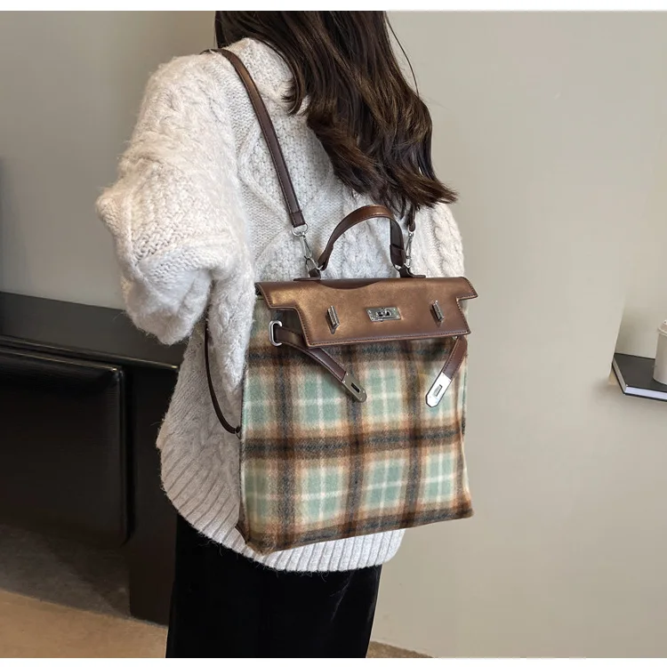 

Winter Designer Luxury Student Classroom Briefcase for Women's Shoulder Bag Contrast Checker Backpack with Advanced Sense Bag