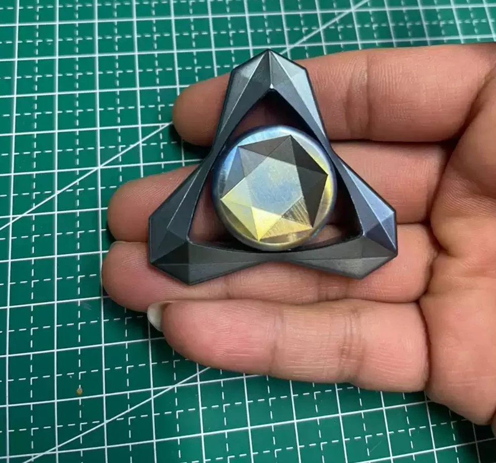 

Б/у гироскоп EDC Tungsten fingertip