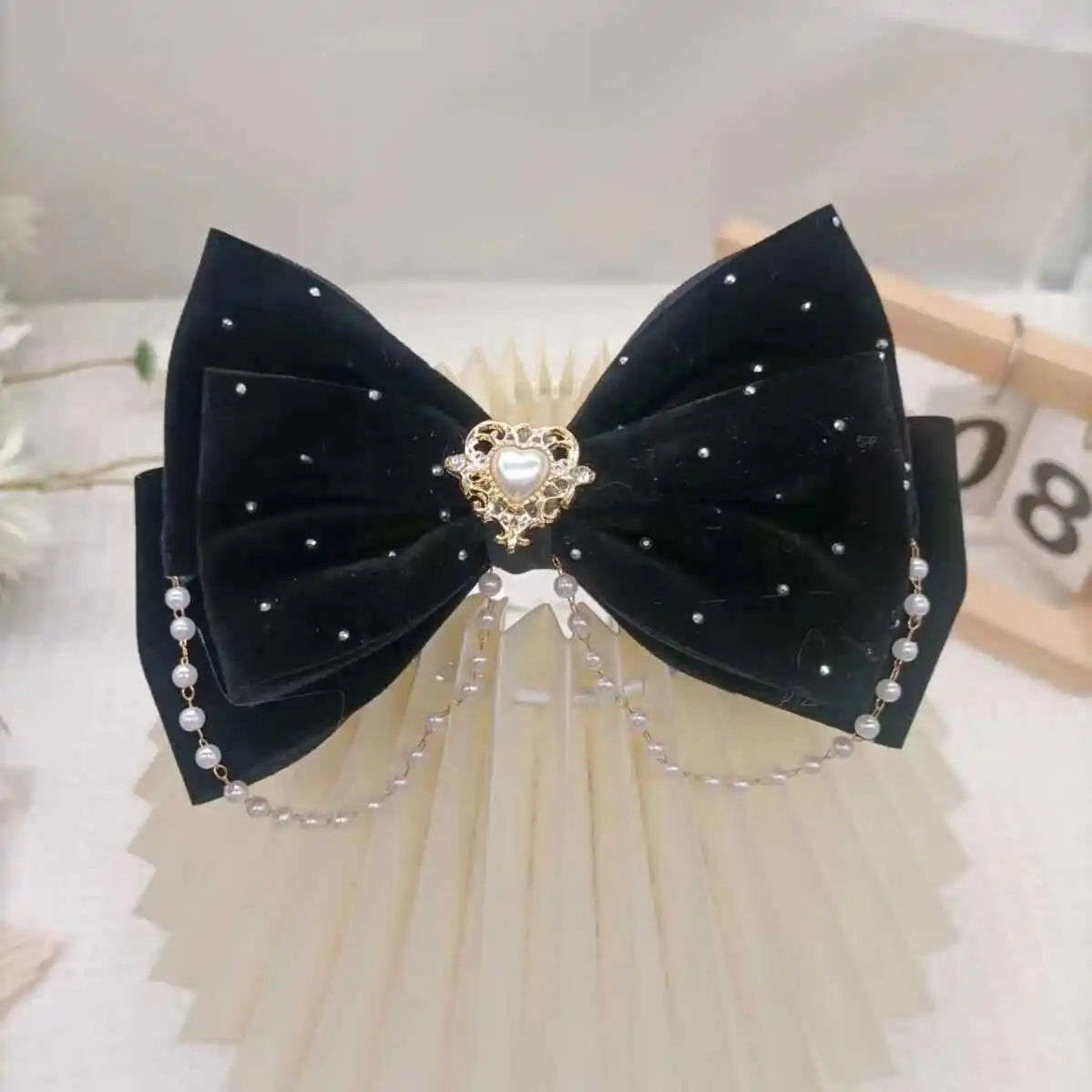 Elegant Pink Pearl Bow Hair Accessory